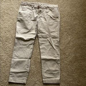 Women’s Kahkis Size 12P